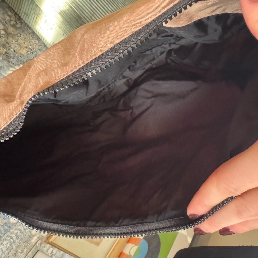 Large brown baggu crescent bag - Picture 2 of 2